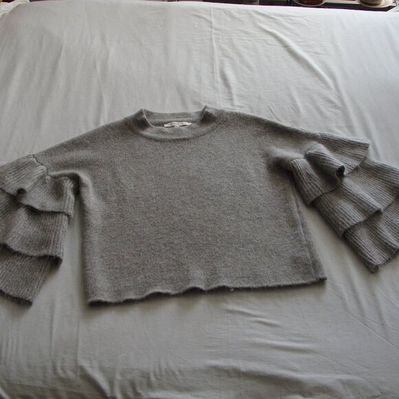 ENDLESS ROSE Dove Gray 3/4 RUFFLE Sleeve MOHAIR Blend SWEATER Sz LARGE - Picture 1 of 7